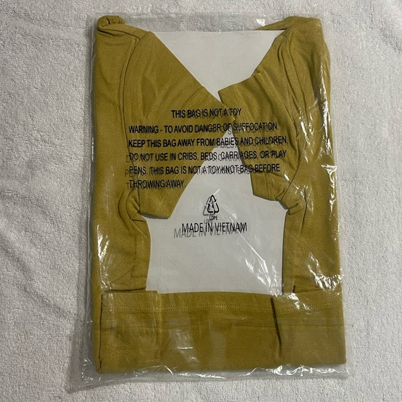 Hippie Rose Juniors' Criss-Cross T-Shirt - Bold Green, Size S, NWT - Picture 3 of 5